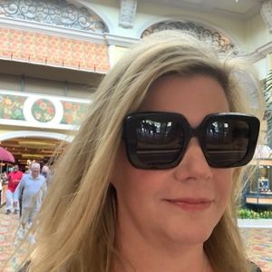 Meet your Posher, Vicki